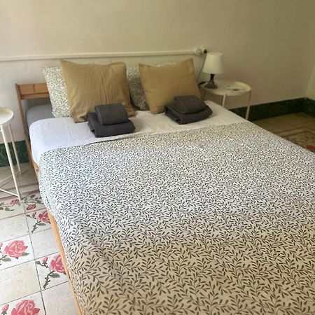 Habitacion Con Bano Privado 1 Cama De Matrimonio Valencia Bagian luar foto